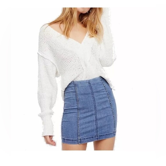 FREE PEOPLE Modern Femme Denim Mini Short Skirt Medium
Stone Wash Size 4 - Picture 2 of 7